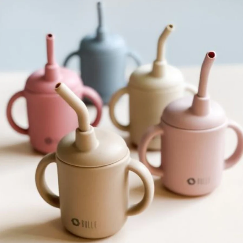 GOBELET ÉVOLUTIF EN SILICONE AVEC PAILLE - Boutique Maman & Bébé – Produits Essentiels au Quotidien Soin bébé BIO - Soin bébé Naturel | Acorelle