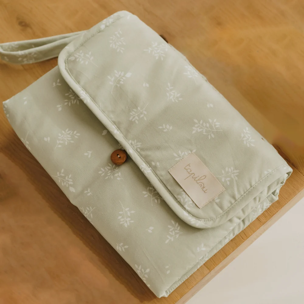 BtoB - Matelas à langer - le champêtre - Boutique Maman & Bébé – Produits Essentiels au Quotidien Sac a Langer Bébé - Lit Convertible BabyCare - ShopValley