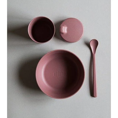 Cink - Boîte Cadeau Bébé (Bol, Cuillère, Verre, Couvercle) - Beet||Cink - Giftbox Baby (Bowl, Spoon, Mug, Lid) - Beet - Boutique Bébé en Ligne : Soins, Jouets et Articles Maison - {'count': 2, 'name': 'ligne'}