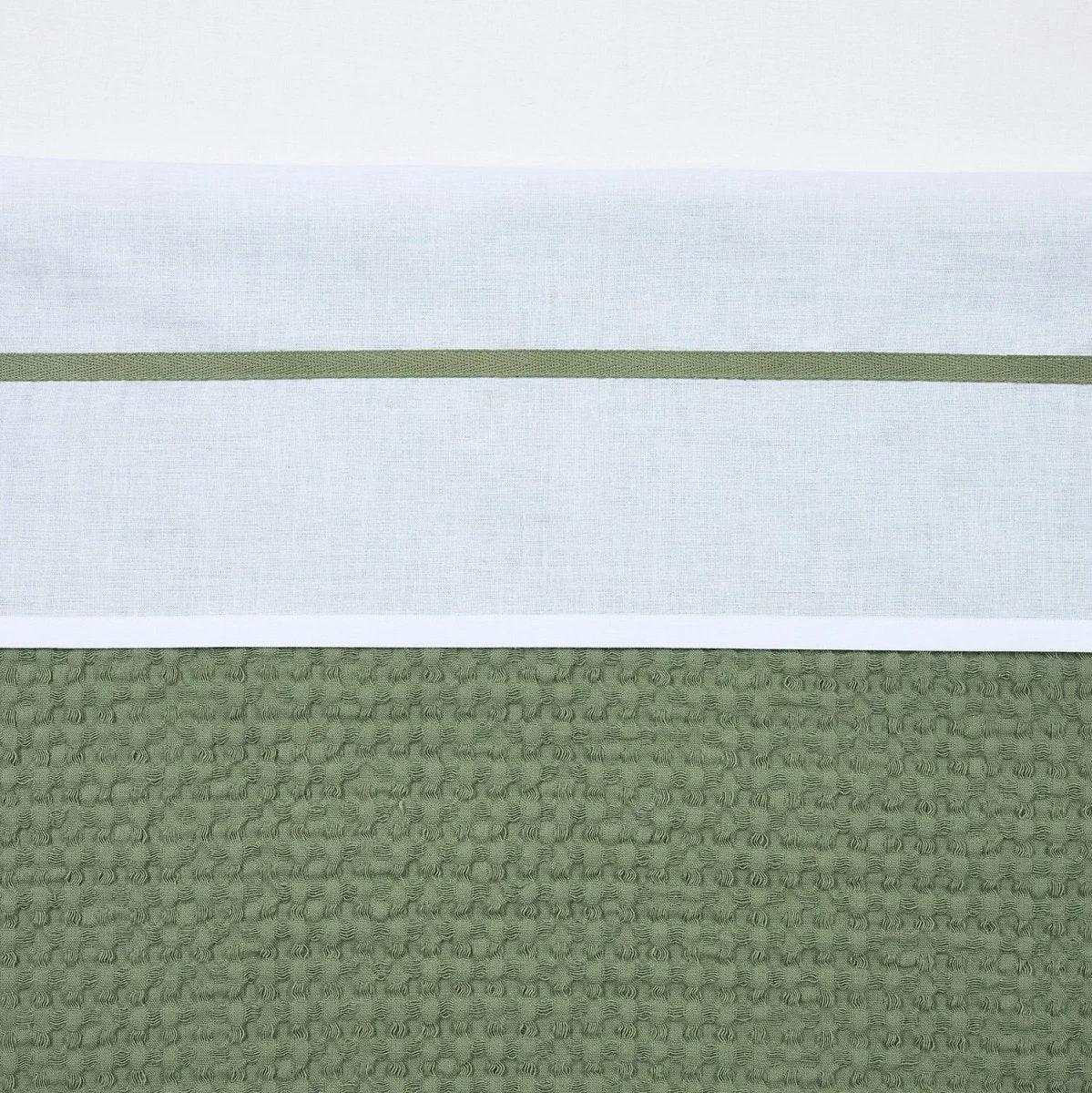 Meyco Drap de berceau passepoilé vert olive 75X100cm - E-shop mondial – Produits durables, modernes et accessibles partout Berceau et lit cododo Liebhabär 🧸 | 4 en 1 hêtre » roba