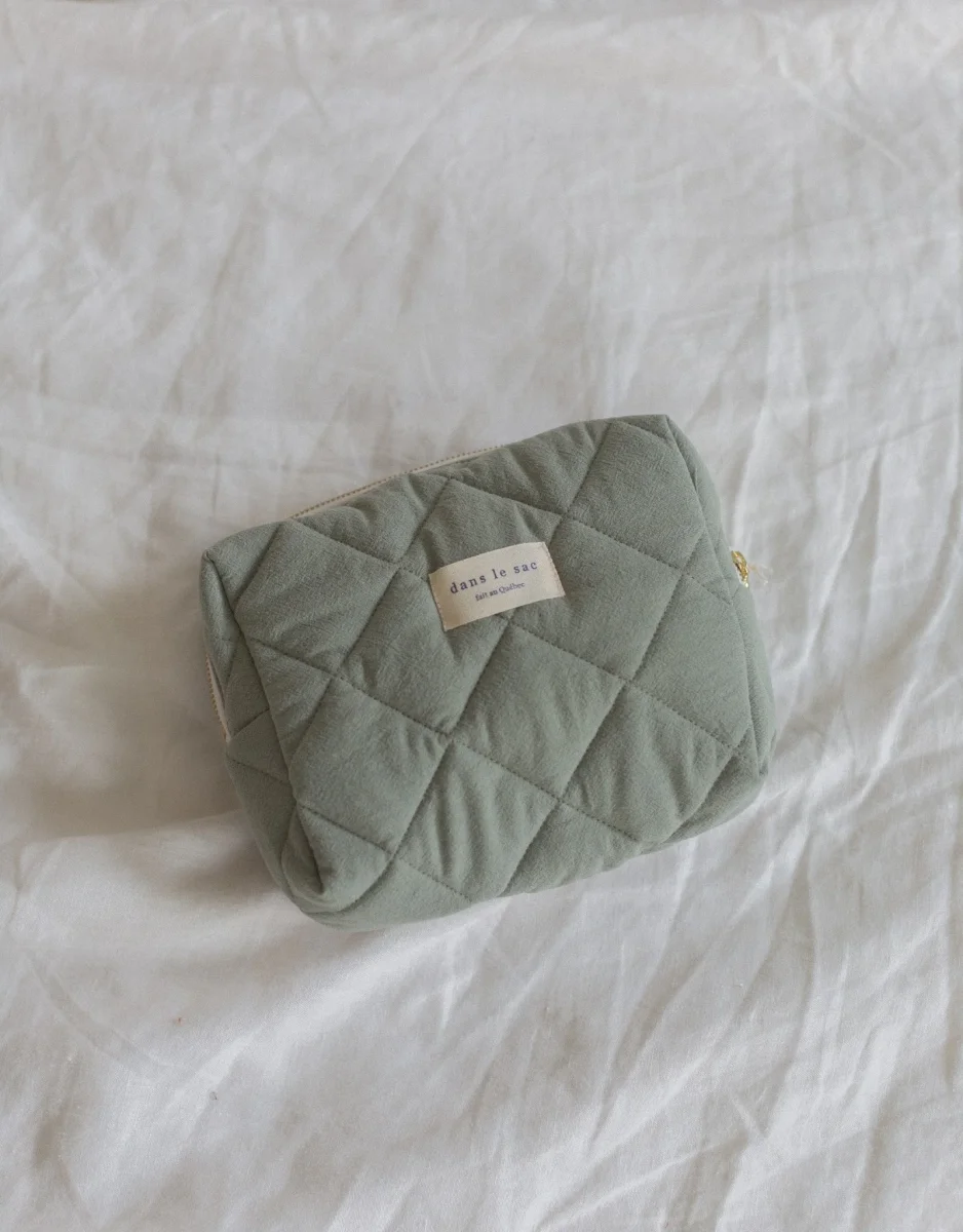 Pochette MAMA - Menthe - Dans le sac - Boutique Maman & Bébé – Produits Essentiels au Quotidien - {'count': 2, 'name': 'tétine'}