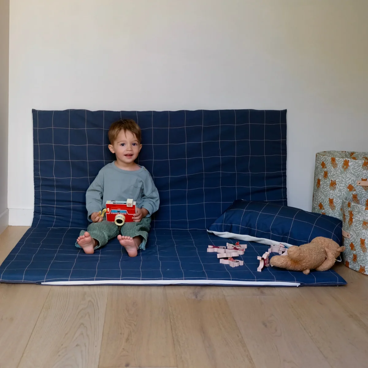 Housse Grid - Boutique Maman & Bébé – Produits Essentiels au Quotidien - {'count': 1, 'name': 'Nylon'}