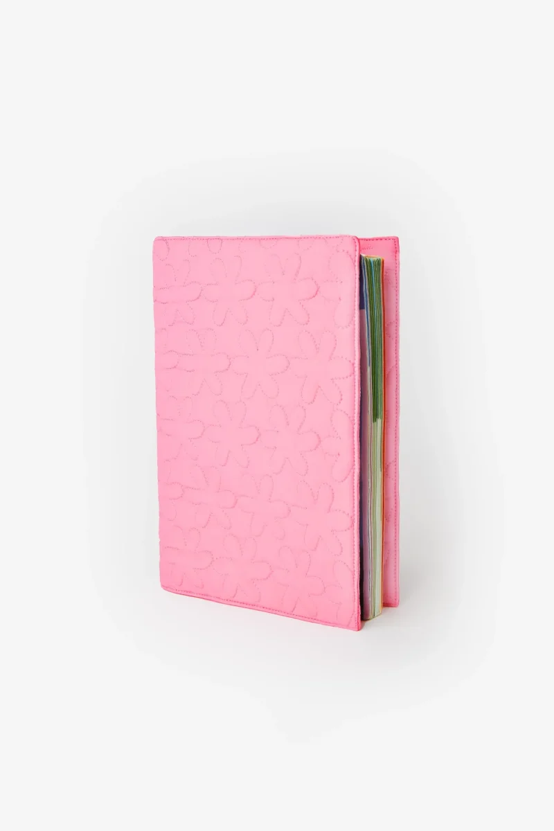 PROTEGE CARNET SANTÉ NYLON MATELASSÉ FLEURS Boutique Maman Bébé Produits Essentiels Quotidien