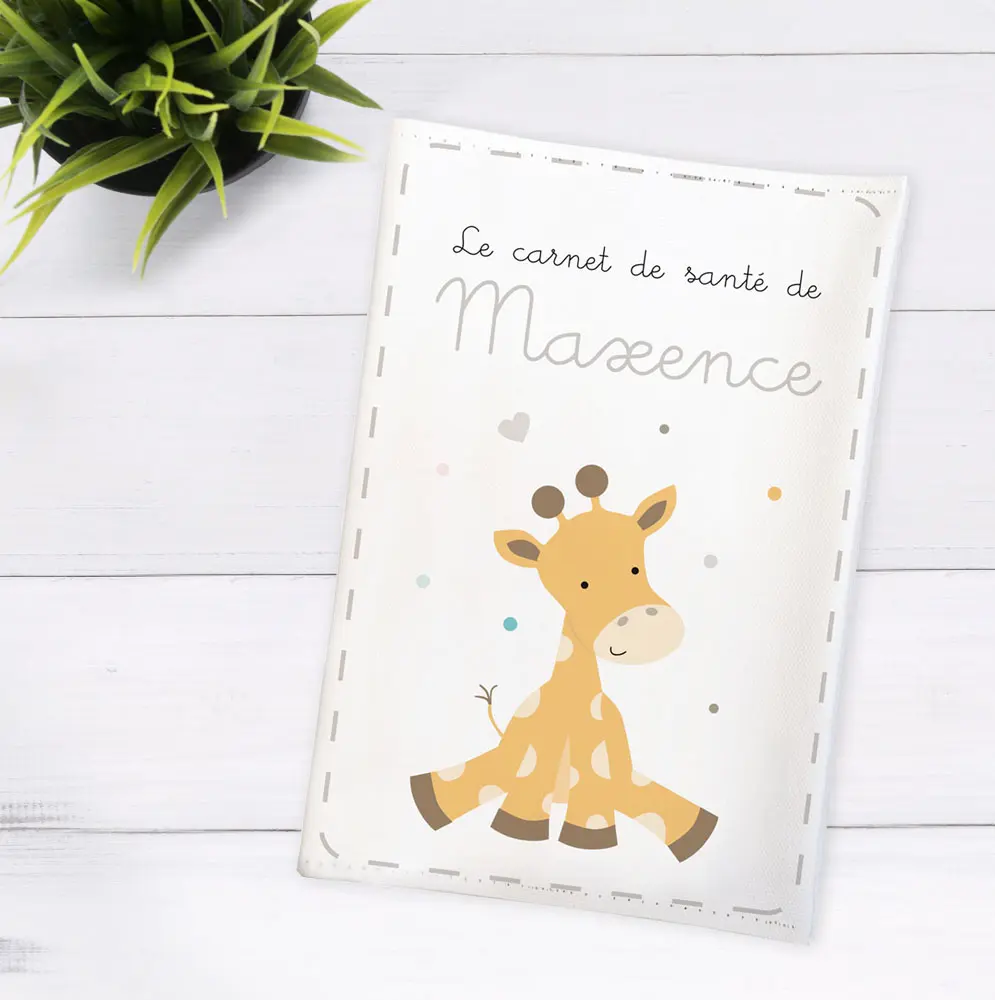 Protège carnet de santé personnalisé avec bébé girafe - Boutique Bébé en Set Ligne : Soins, Jouets et Articles Maison