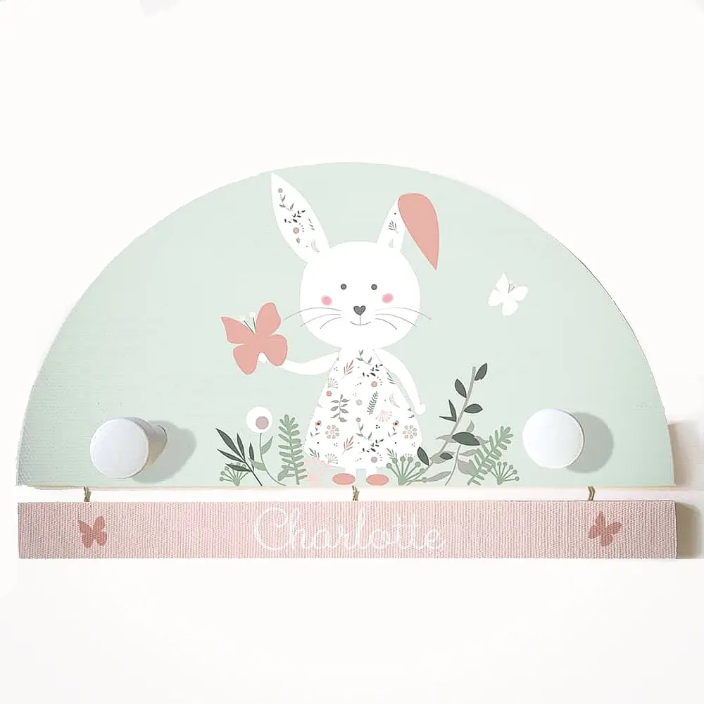 Porte manteau lapin bohème personnalisé – Une déco tendre et pratique - Boutique Bébé en Ligne : Soins, Jouets et Articles Maison Porte manteau original et personnalisé sur le thème biche – L'Atelier  BABY'SPHERE