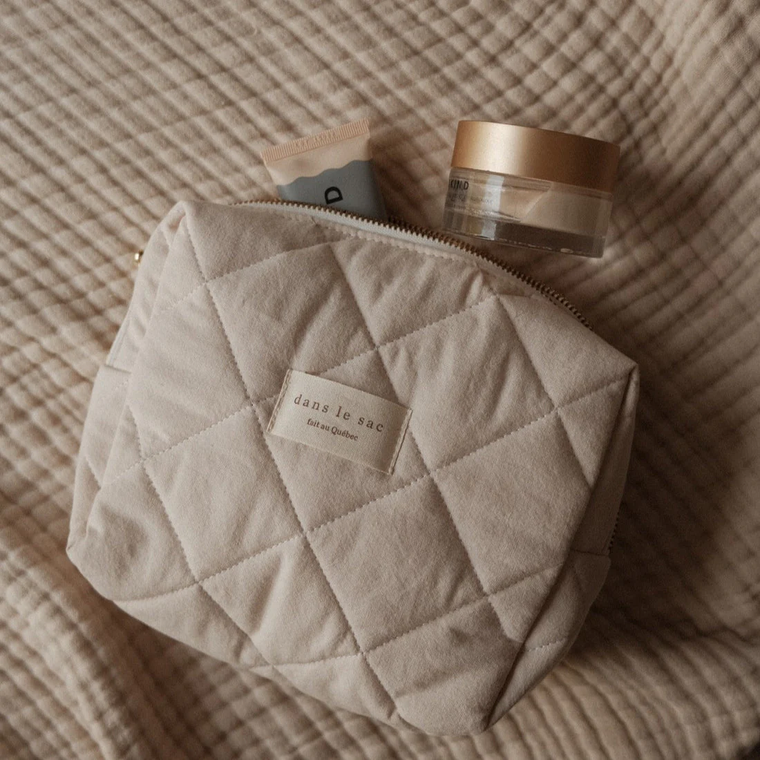 Dans le Sac - Pochette - Crème||Dans le Sac - Pouch - Cream - Boutique Bébé en Ligne : Soins, Jouets et Articles Maison - {'count': 1, 'name': 'Maxi'}