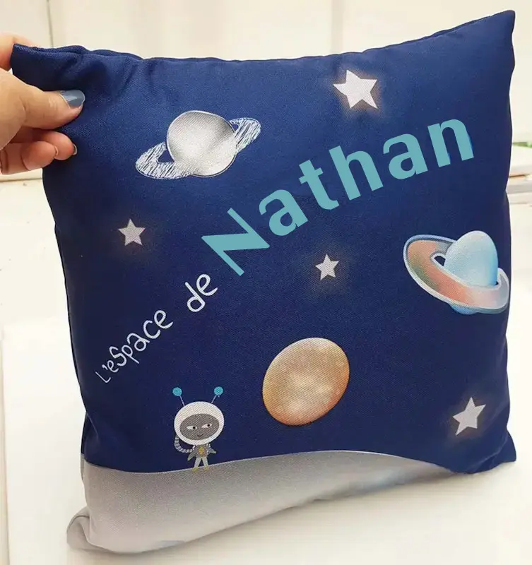 Coussin thème espace Astronaute planètes étoiles Boutique Bébé Ligne Soins Jouets Articles Maison