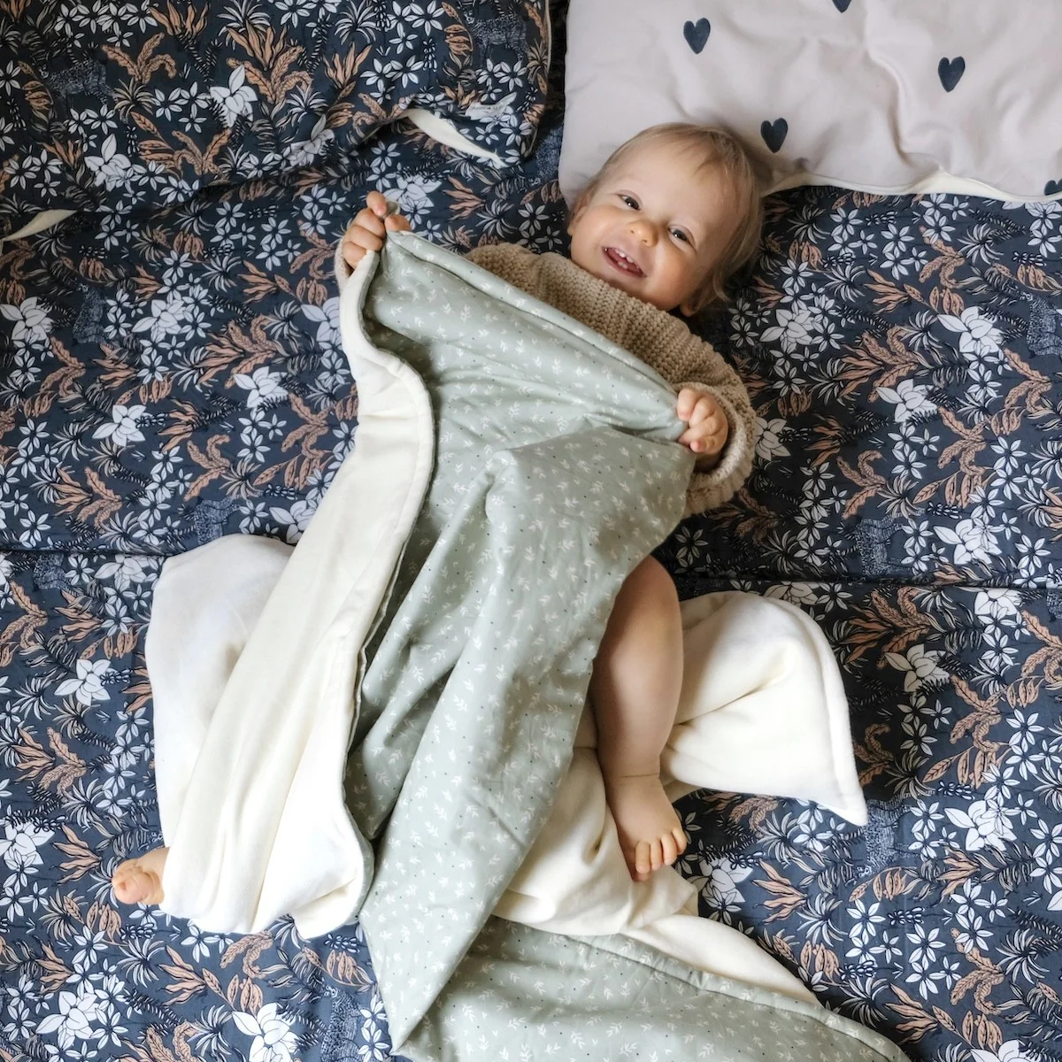 Douillette Cueillette Sauge - Boutique Maman & Bébé – Produits Essentiels au Quotidien - {'count': 1, 'name': 'enveloppe'}