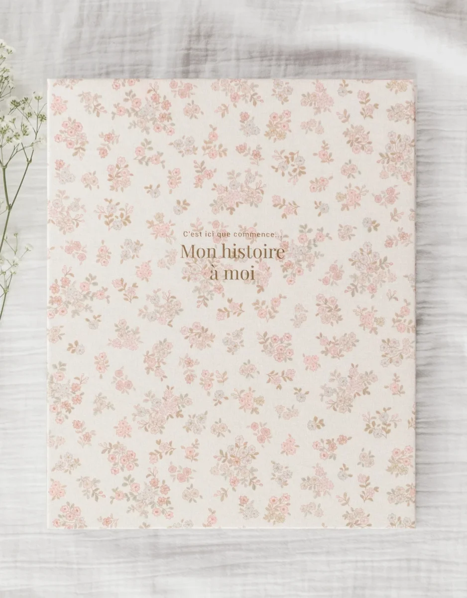 Livre de bébé - Fleurs pastel - Le petit tableau noir - Boutique Maman & Bébé – Produits Essentiels au Quotidien - {'count': 14, 'name': 'Livre'}