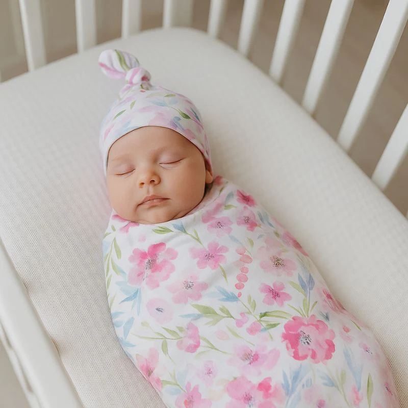 Couverture d'émmaillotage-Florale - Boutique Maman & Bébé capuche – Produits Essentiels au Quotidien