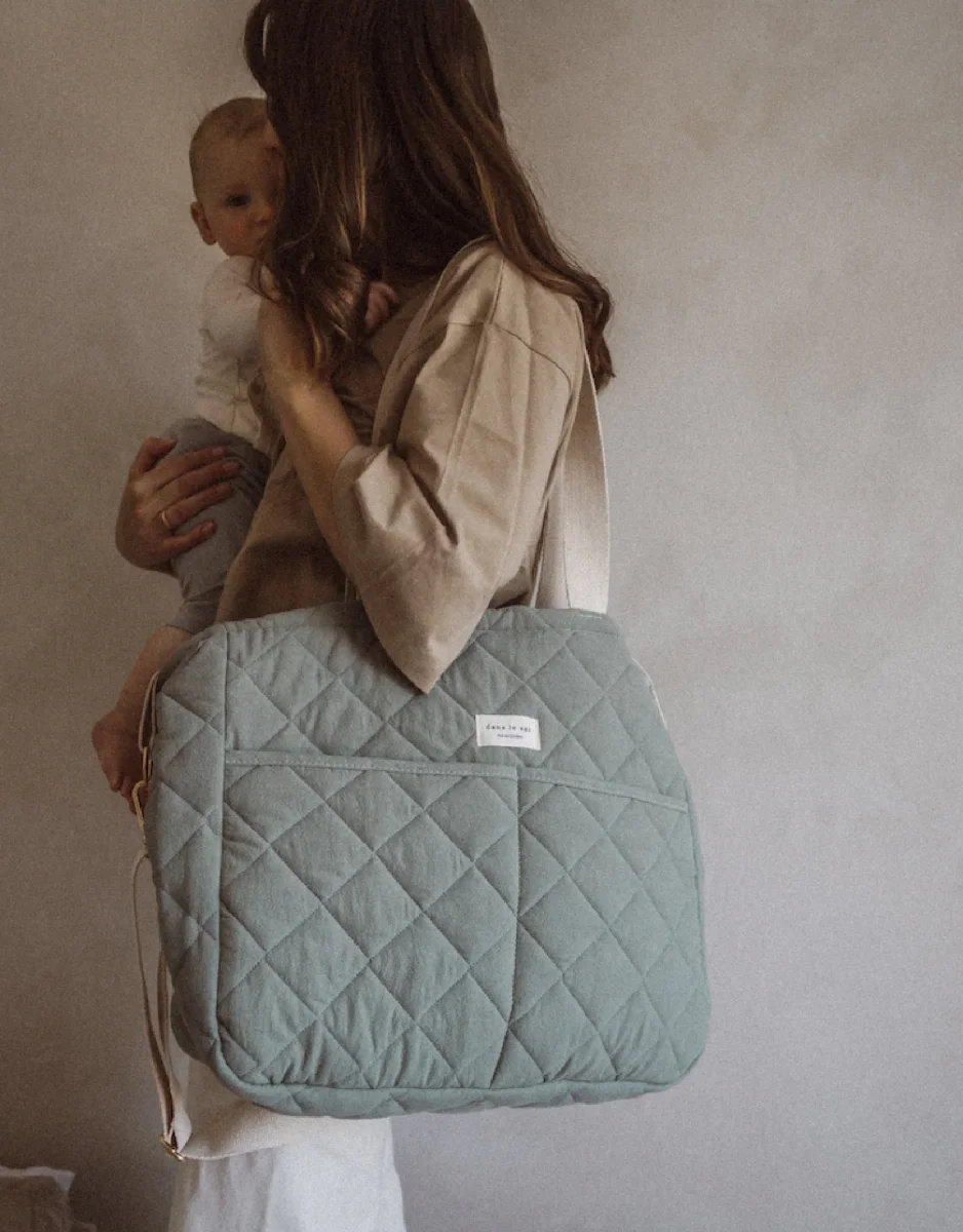 Sac à couche - Menthe - Dans le sac - Boutique Maman & Bébé – Produits Essentiels au Quotidien Sac à dos à langer menthe | UnSacaLanger