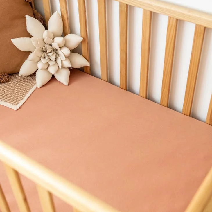 Kiin Baby - Drap Contour - Blush||Kiin Baby - Cot Sheet - Blush - Boutique Bébé en Ligne : Soins, Jouets et Articles Maison - {'count': 1, 'name': 'Skip'}