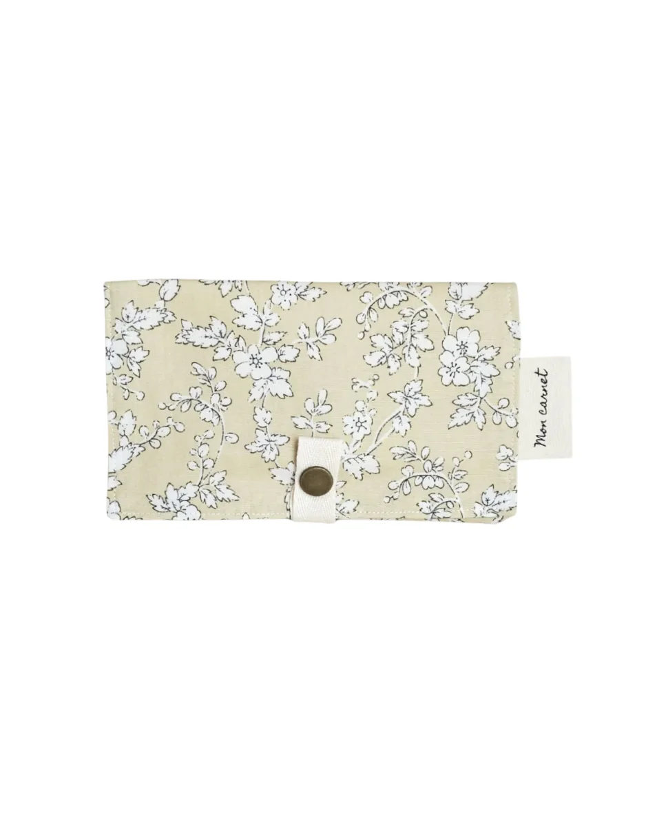 Protège Carnet de santé - Feuillage beige - Sauge & Co - Boutique Maman CentifoliaBebe & Bébé – Produits Essentiels au Quotidien