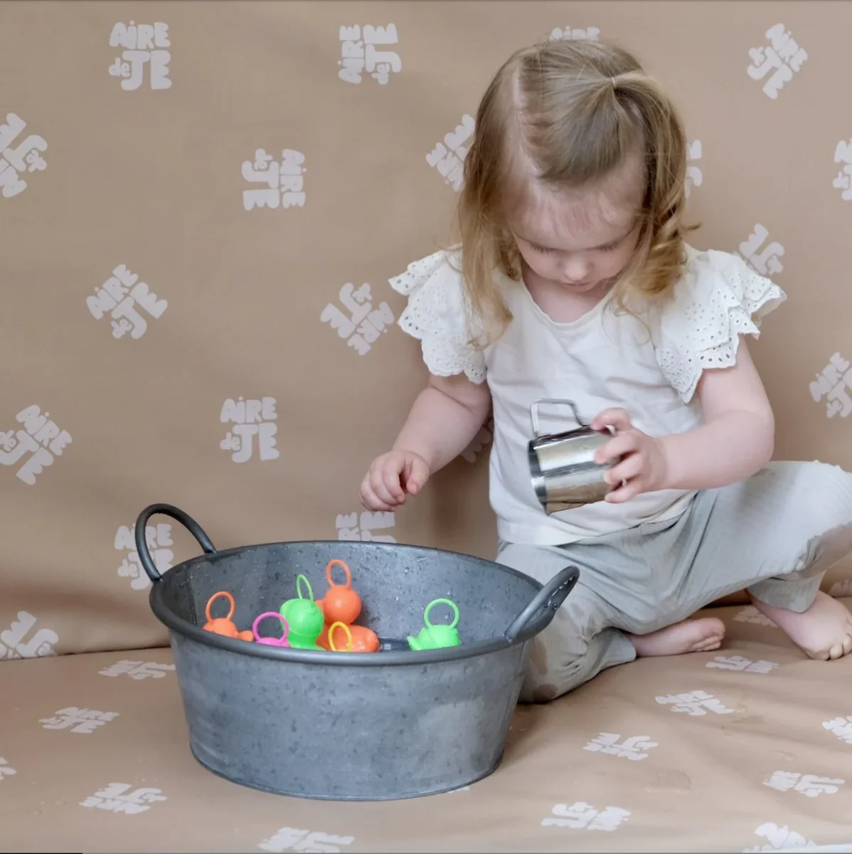 Housse waterproof Aire de Je - Boutique Maman & Bébé – Produits Essentiels au Quotidien Drap housse bébé en gaze de coton bio vert sauge - Made in France