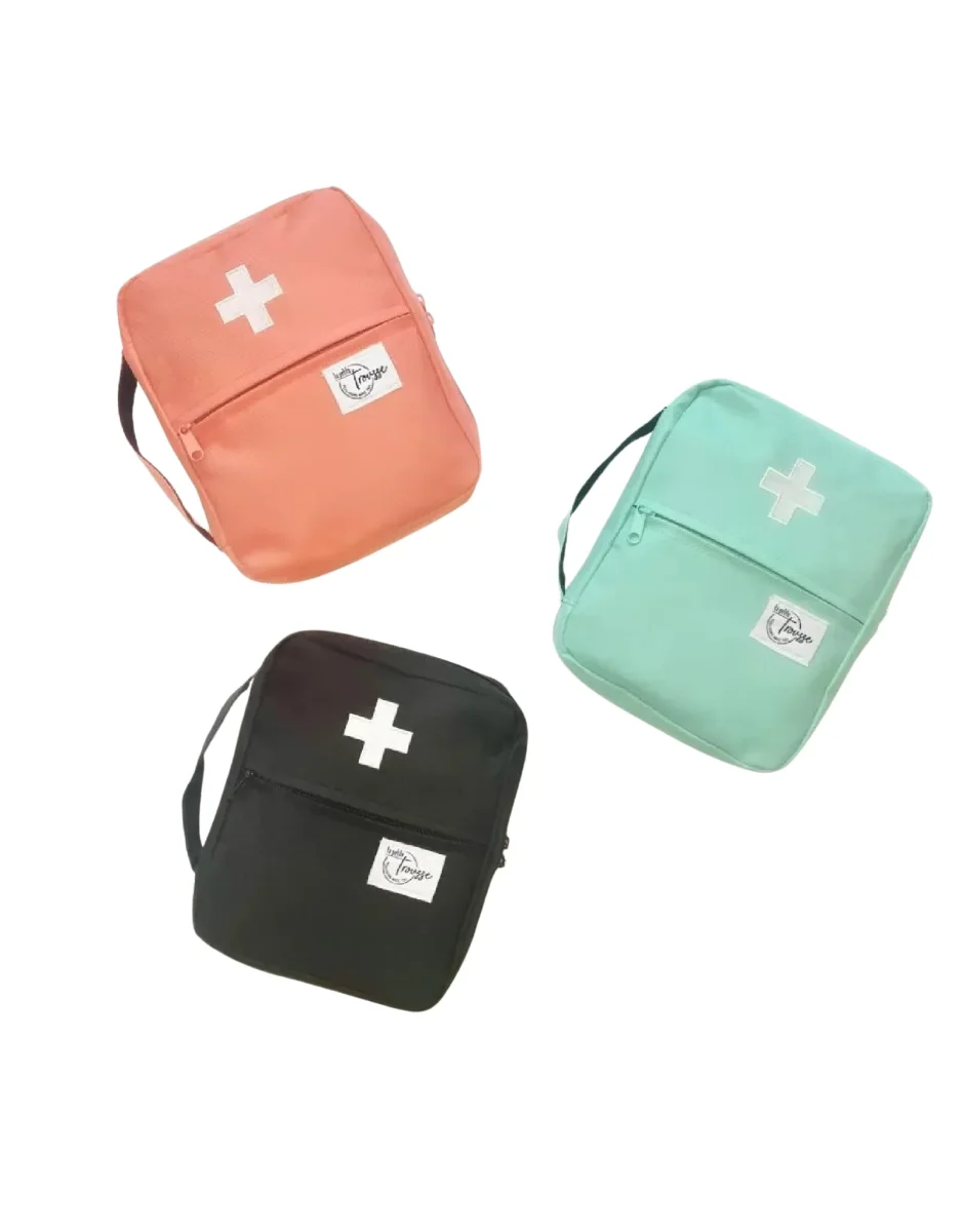 La Sentinelle - Trousse de premiers soins - La Petite Trousse - Boutique Maman & Bébé – Produits Essentiels au Quotidien BADABULLE Trousse de soin PLOUF, 7 accessoires pour bébé - Cdiscount  Puériculture & Eveil bébé