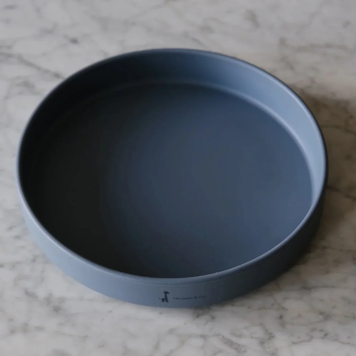 Micasso & Co. Minoyaki - Assiette en Silicone - Bleu Majestueux||Micasso & Co. - Silicone Plate - Blue - Boutique Bébé en Ligne : Soins, Jouets et Articles Maison