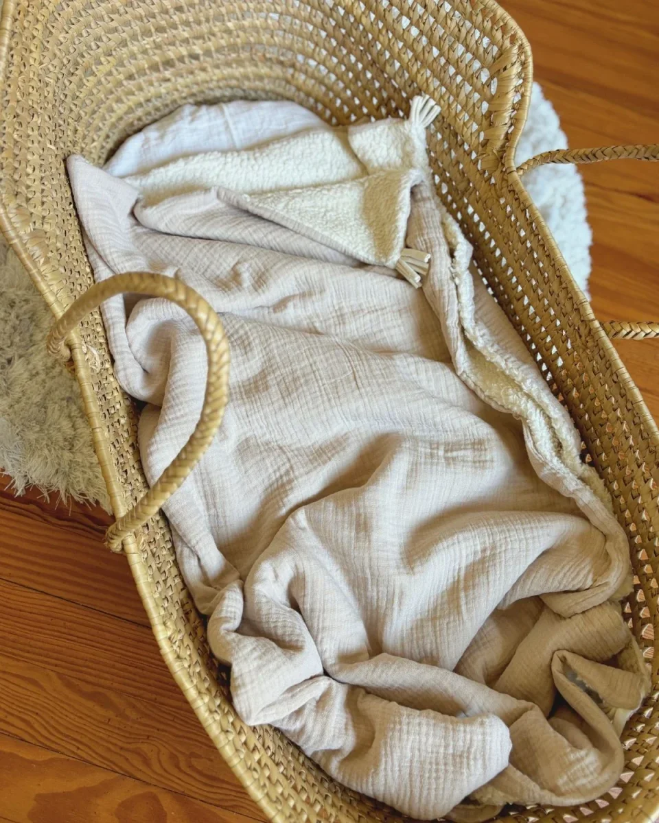 Couverture chaude / Coton bio (1mx1m) - Boutique Maman & Bébé – Produits Essentiels au Quotidien Couverture Bébé Double Faces Coton/polaire Toute Saison | Allo Bebe Maroc