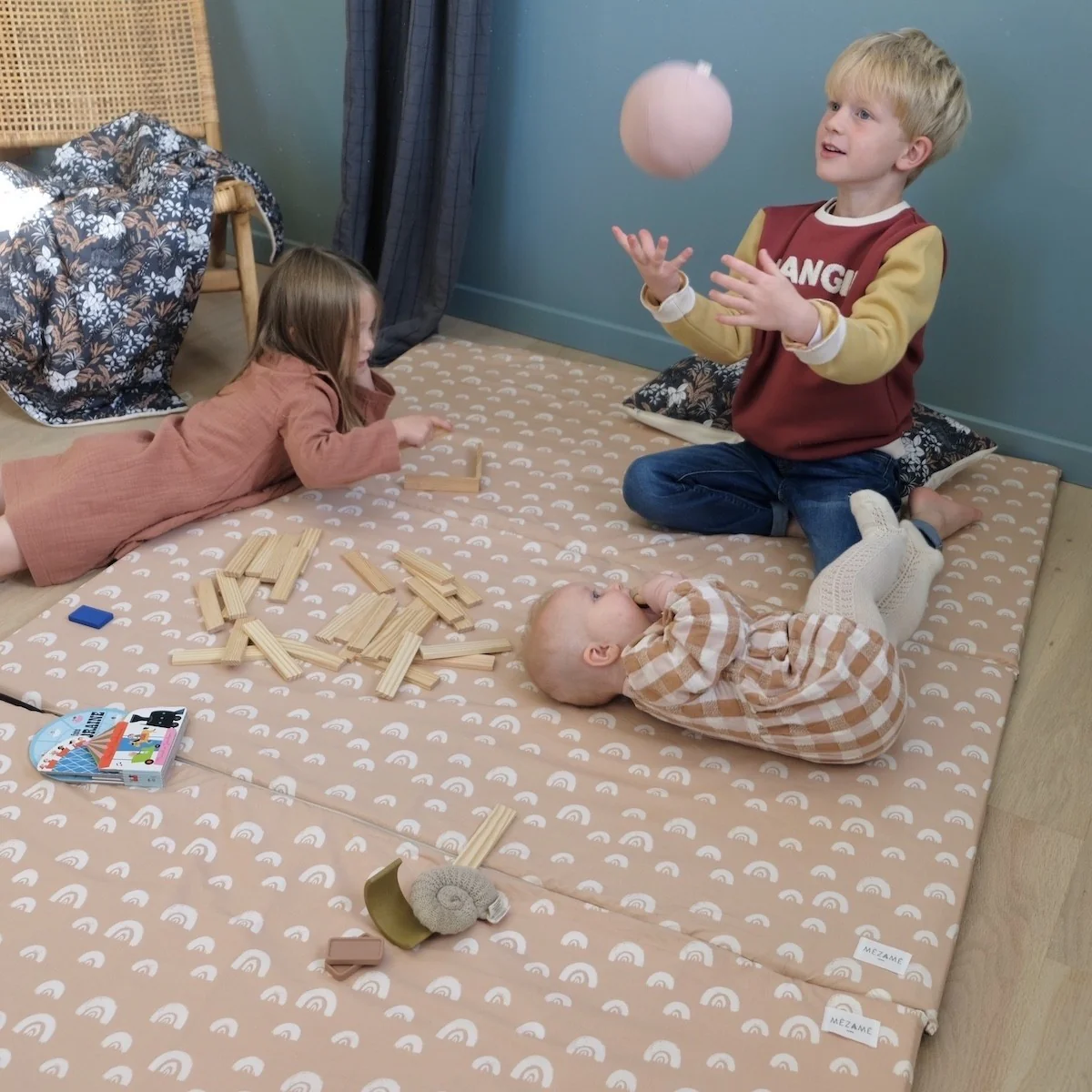 Housse Arc en Pêche - Boutique Maman & Bébé – Produits Essentiels au Quotidien - {'count': 1, 'name': 'camping'}