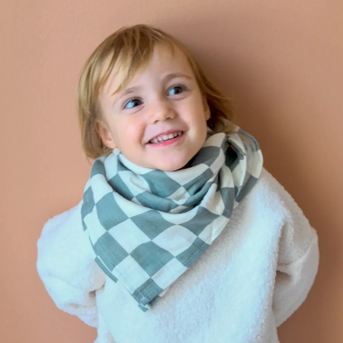 Lange Damier Céladon - Boutique Maman & Bébé – Produits Essentiels au Quotidien GRAND LOT B2B DE DÉSTOCKAGE – MODE BÉBÉ amp; ENFANT Stock important pour la  vente en gros, l'exportation amp; la revente - Allemagne, Produits Neufs -  Plate-forme de vente en gros |