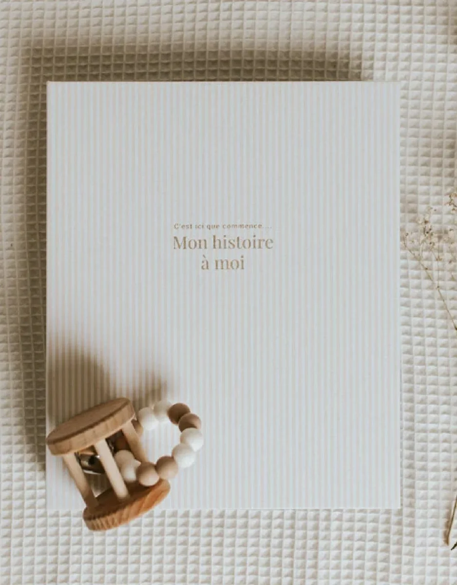 Livre de bébé - Ligné beige - Le petit tableau noir - Boutique Maman & Bébé – Produits Essentiels au Quotidien - {'count': 1, 'name': 'Super'}