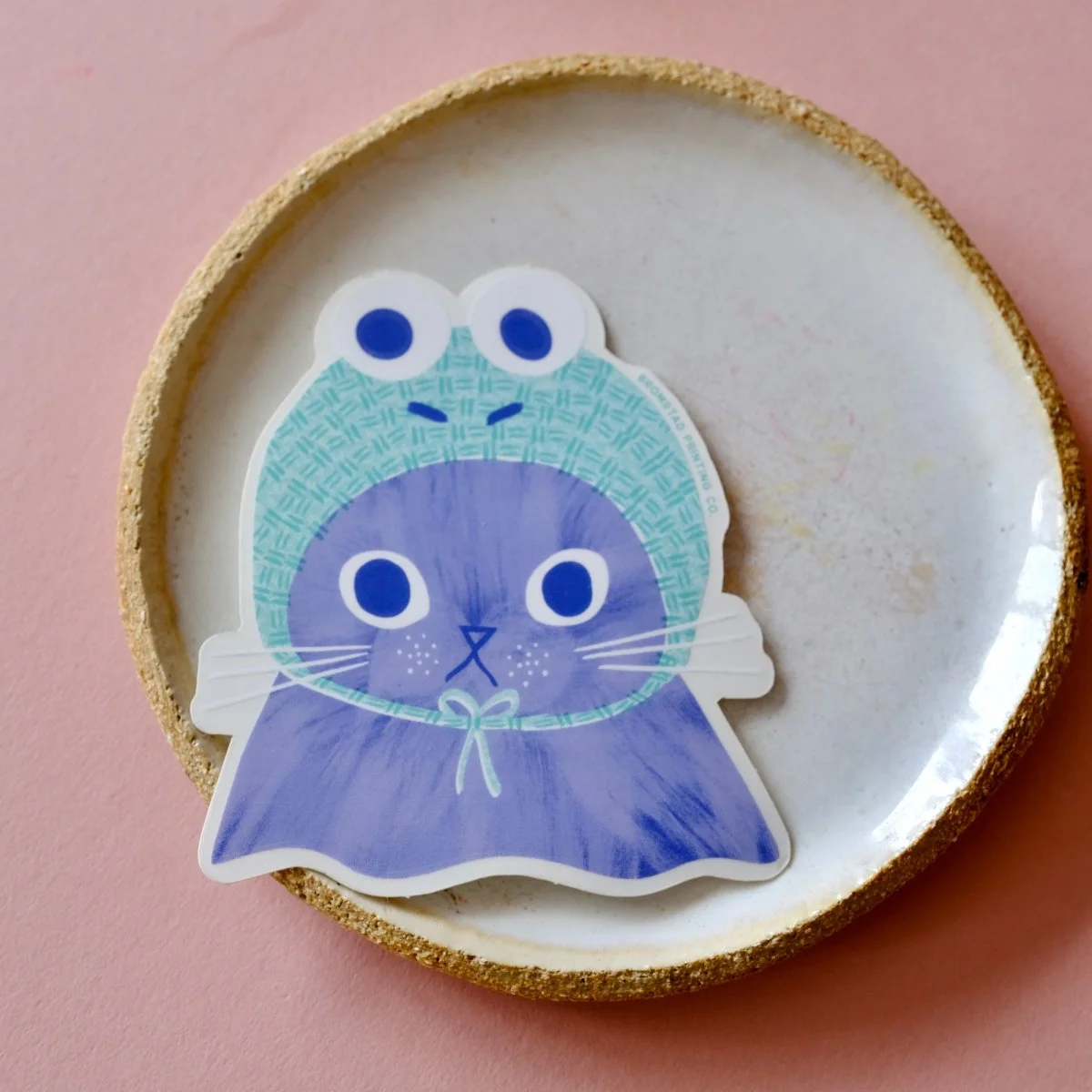 Sticker Chat-Grenouille - Organisation de la maison avec des solutions de rangement ✨ NOUVEAU MAGAZINE ✨ Dans ce numéro, découvrez: 🌿 des solutions de  rangement pour chaque pièce; 🌿 un tour d'horizon des nouveautés pour la  maison; 🌿 les 5 musts de l'heure; 🌿