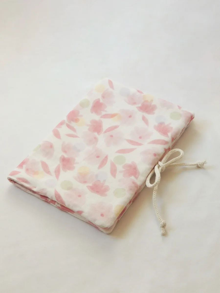Protège carnet de santé personnalisé Aquarelle - Boutique Bébé en Ligne : Soins, Jouets et Articles Maison - {'count': 3, 'name': 'Puériculture'}