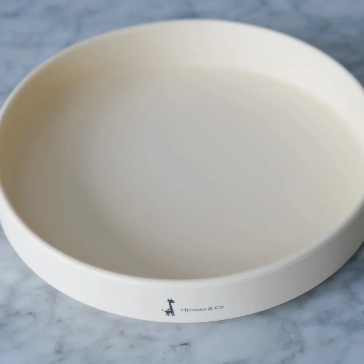 Micasso & Co. - Assiette en Silicone - Blanc Crème ||Micasso & Co. - Silicone Plate - Cream - Boutique Bébé en Ligne : Soins, Jouets et Articles Maison - {'count': 2, 'name': 'enfant'}
