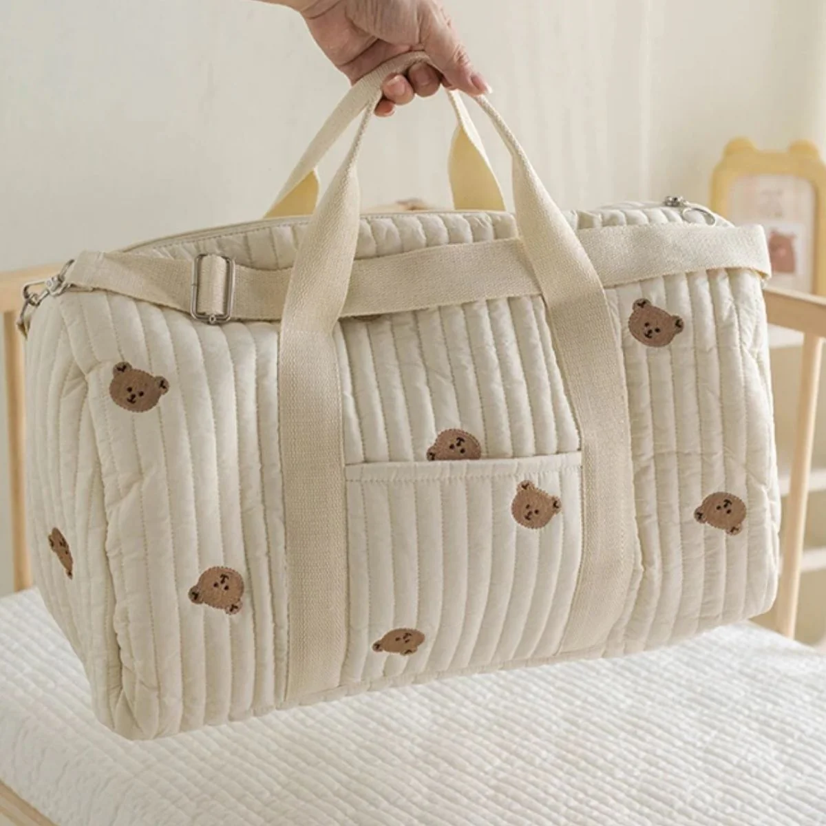 Sac a langer bebe | Toujours disponible pour les imprévus - Boutique Bébé en Ligne : Soins, Jouets et Articles Maison Set à langer pour poupée sherpa blanc - Doux comme un agneau Frisette - Le  petit Souk