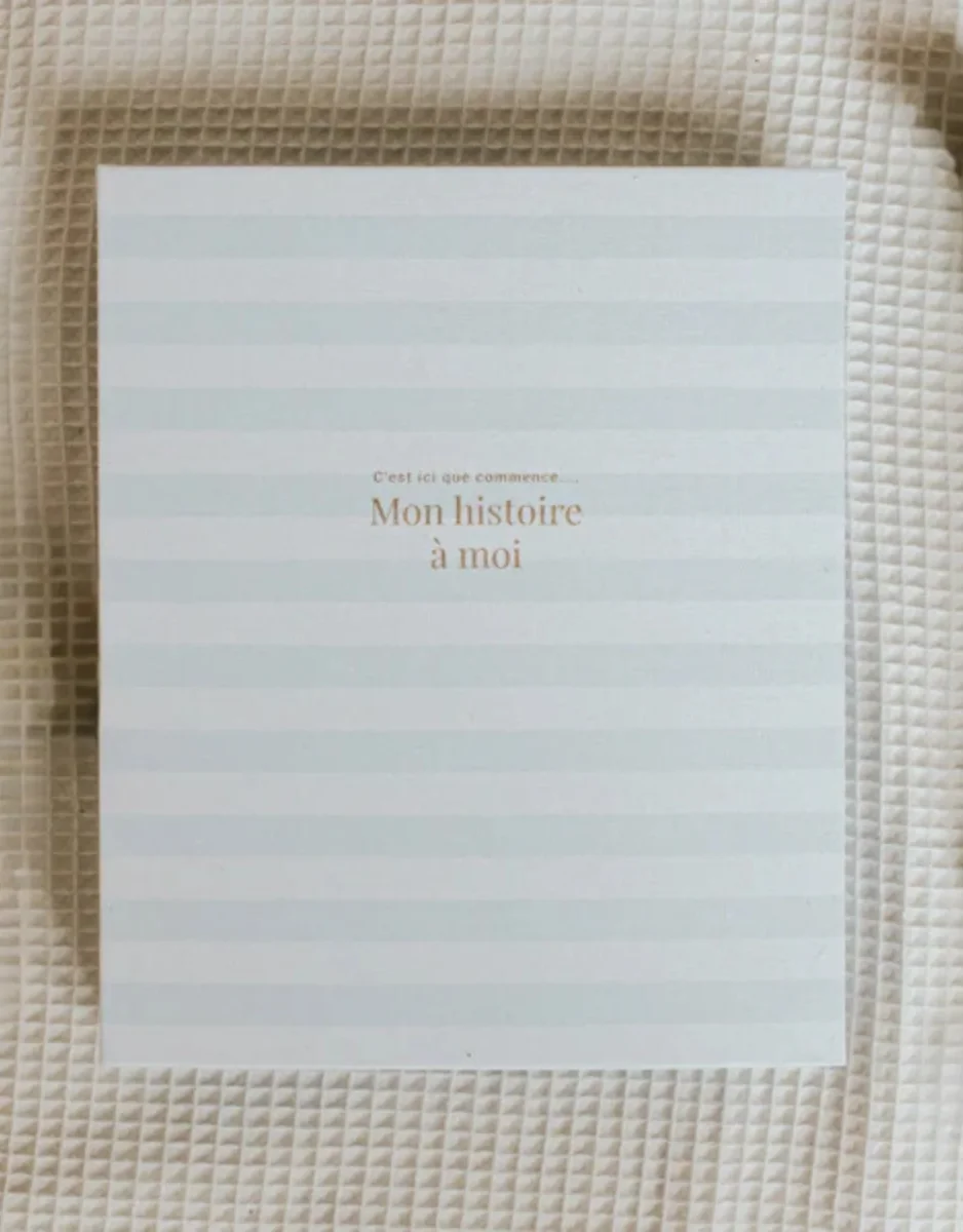 Livre de bébé - Ligné bleu - Le petit tableau noir - Boutique Maman & Bébé – Produits Essentiels au Quotidien - Pochettes