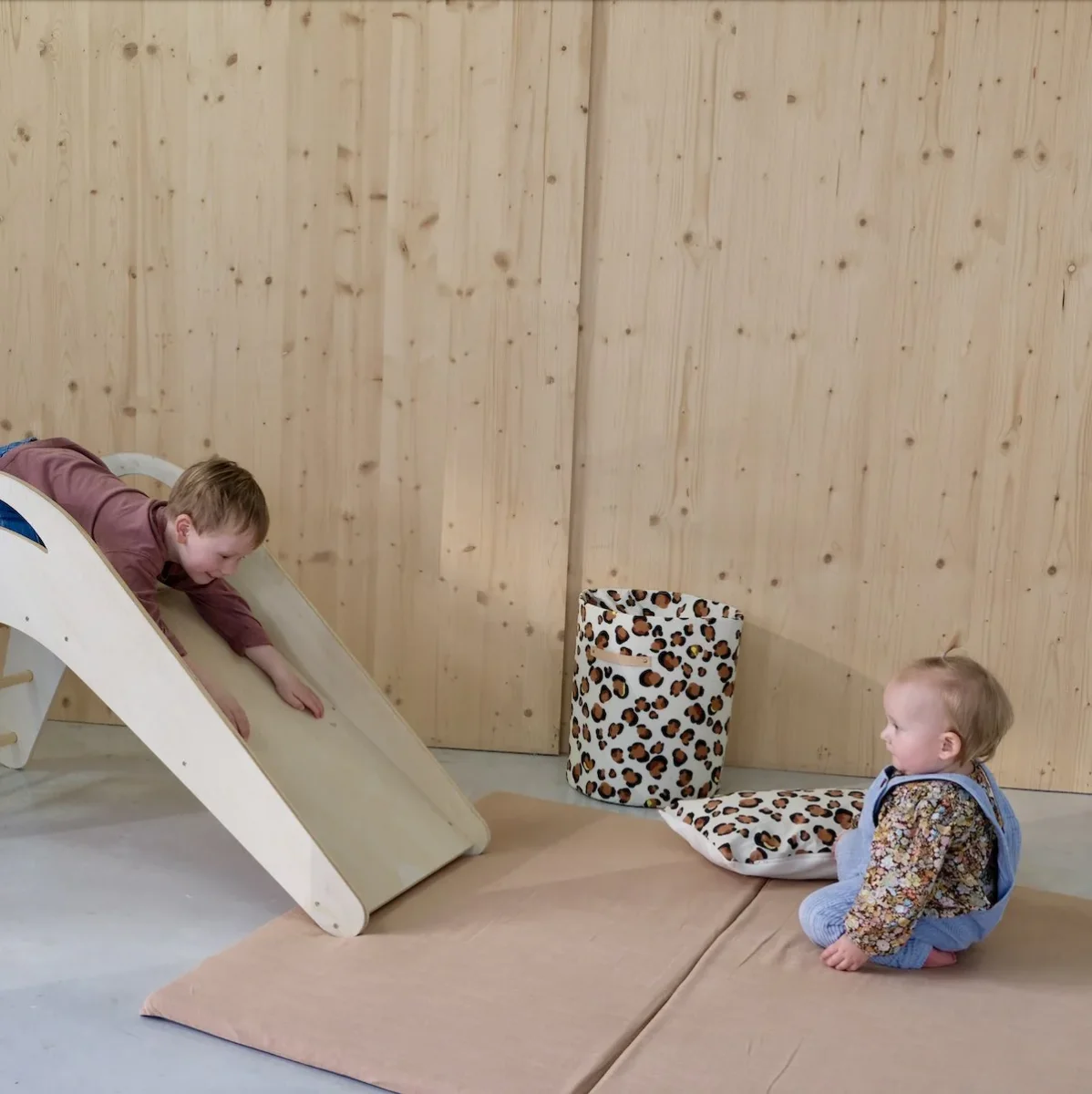 Housse Cassonade - Boutique Maman & Bébé – Produits Essentiels au Quotidien Mane by TIM & TAM Drap-housse en satin et coton bio pour protéger les  cheveux délicats et la peau contre la calvitie, les cheveux secs et  l'eczéma : Amazon.fr: Bébé et Puériculture