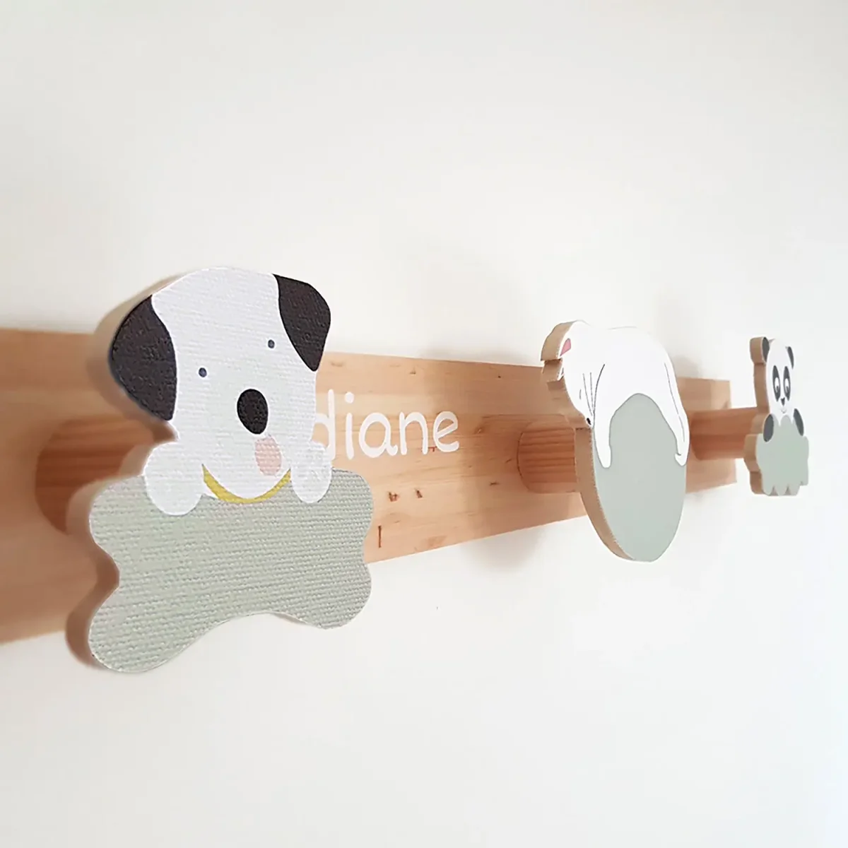Portemanteau chantourné des bébés animaux - Boutique Bébé en Ligne : Soins, Jouets et Articles Maison - {'count': 1, 'name': 'Mallette'}