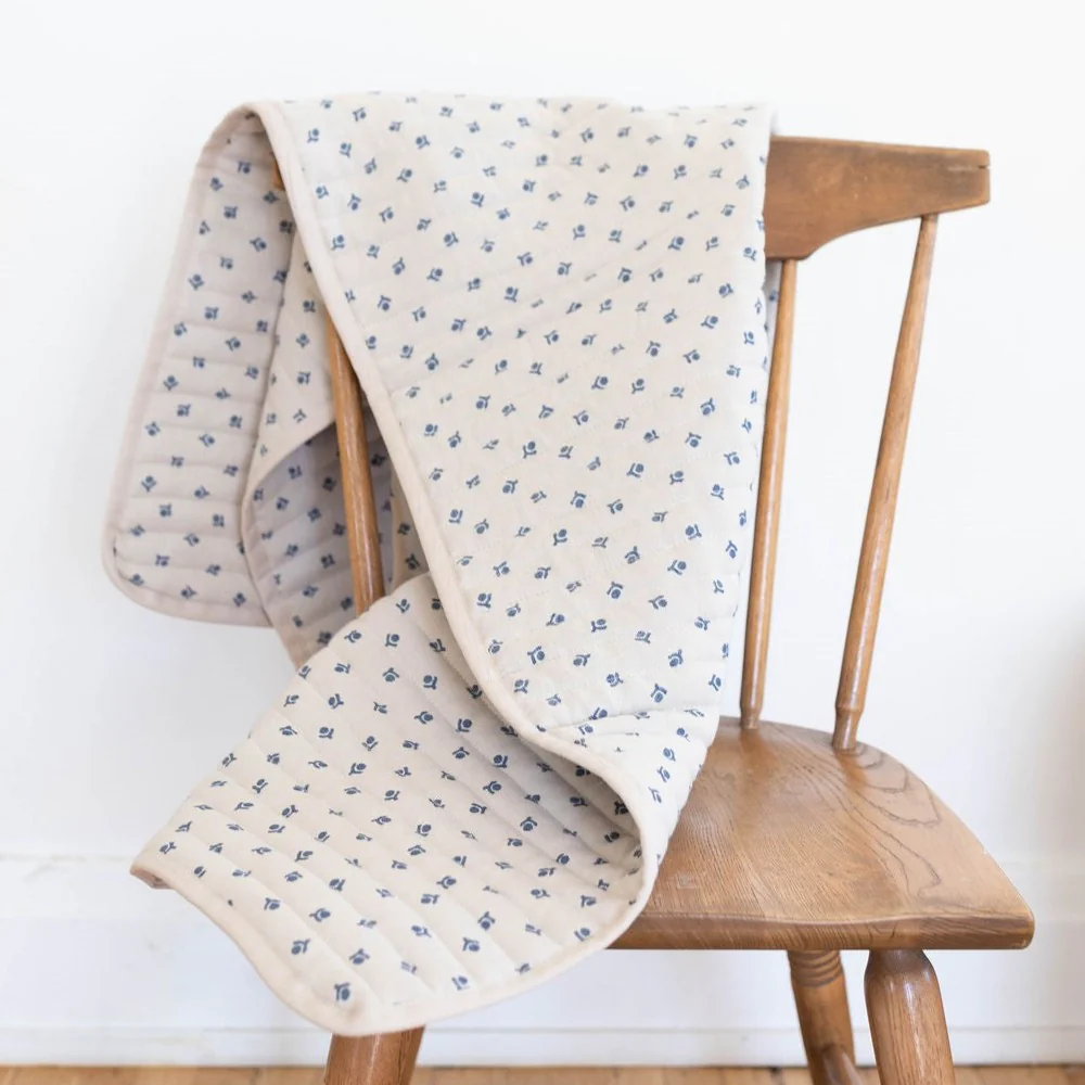 New Grain - Couverture Matelassée - Florence||New Grain - Crib Quilted Blanket - Florence - Boutique Bébé en Ligne : Soins, Cocon Jouets et Articles Maison