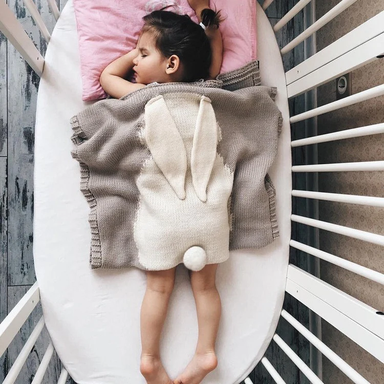 Couverture Bebe Tricot | Oreilles Lapin Doux - Boutique Maman & Bébé – Produits Essentiels au Quotidien - {'count': 3, 'name': 'auriculaire'}