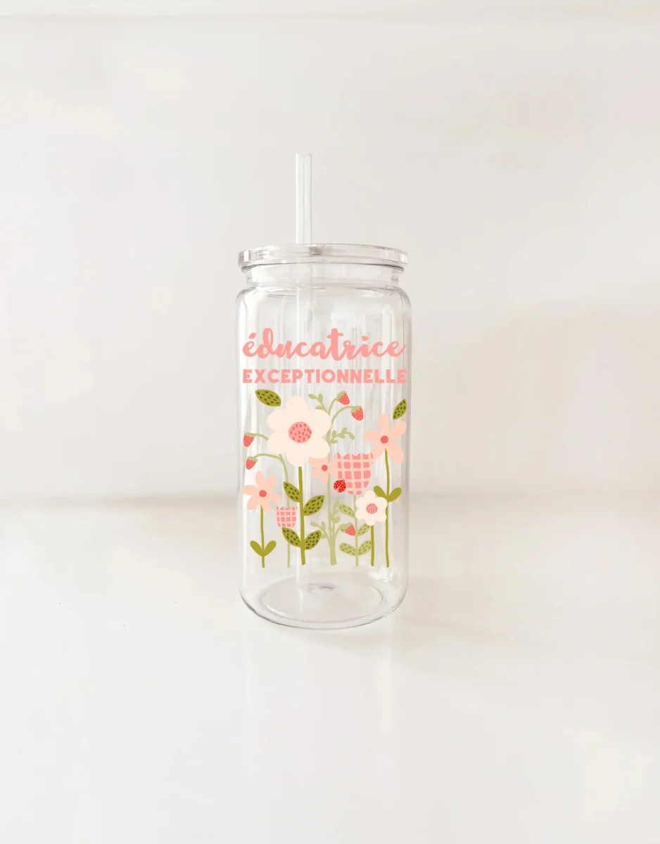 Verre en plastique avec paille - Éducatrice exceptionnelle - Mömy - Boutique Maman & Bébé – Produits Essentiels au Quotidien - {'count': 1, 'name': 'Petits'}
