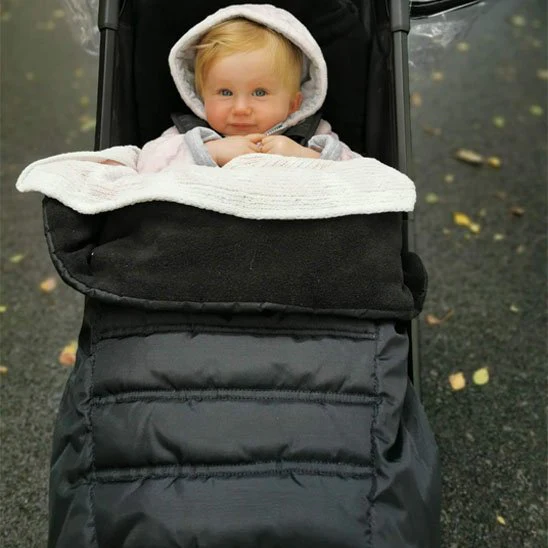 Chancelière poussette | Cozy Winter - Boutique Bébé en Ligne : Soins, Jouets et Articles Maison Chancelière poussette en toile déperlante - encre, Puériculture