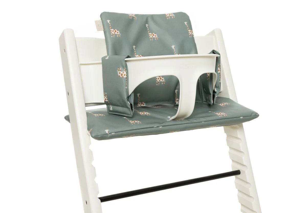 Jollein Réducteur de chaise Co-croissance Jungle Jambo Girafe - E-shop mondial – Produits durables, modernes et accessibles partout Chaise Tiptur en résine tressée naturelle marron (lot de 2) – Maison Pavane